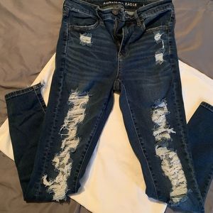 American Eagle- Hi-Rise Distressed Jegging size 6
